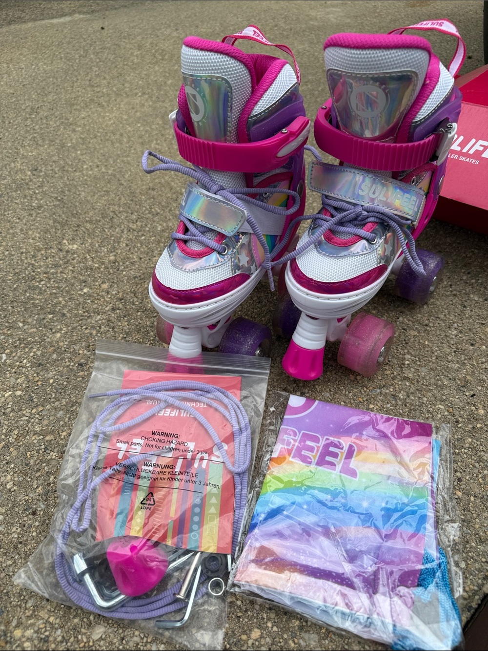 SuliFeel Girls Light-Up Roller Skates โ Size Small โ New With Tags - Picture 10 of 16